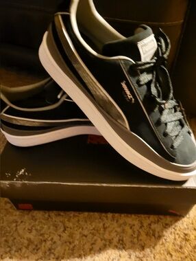 Limited Edition***Puma Men’s Black and White Low-Top Sneakers with Silver Accent